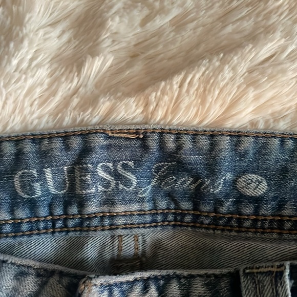 Guess brand Jean shorts - Picture 5 of 6